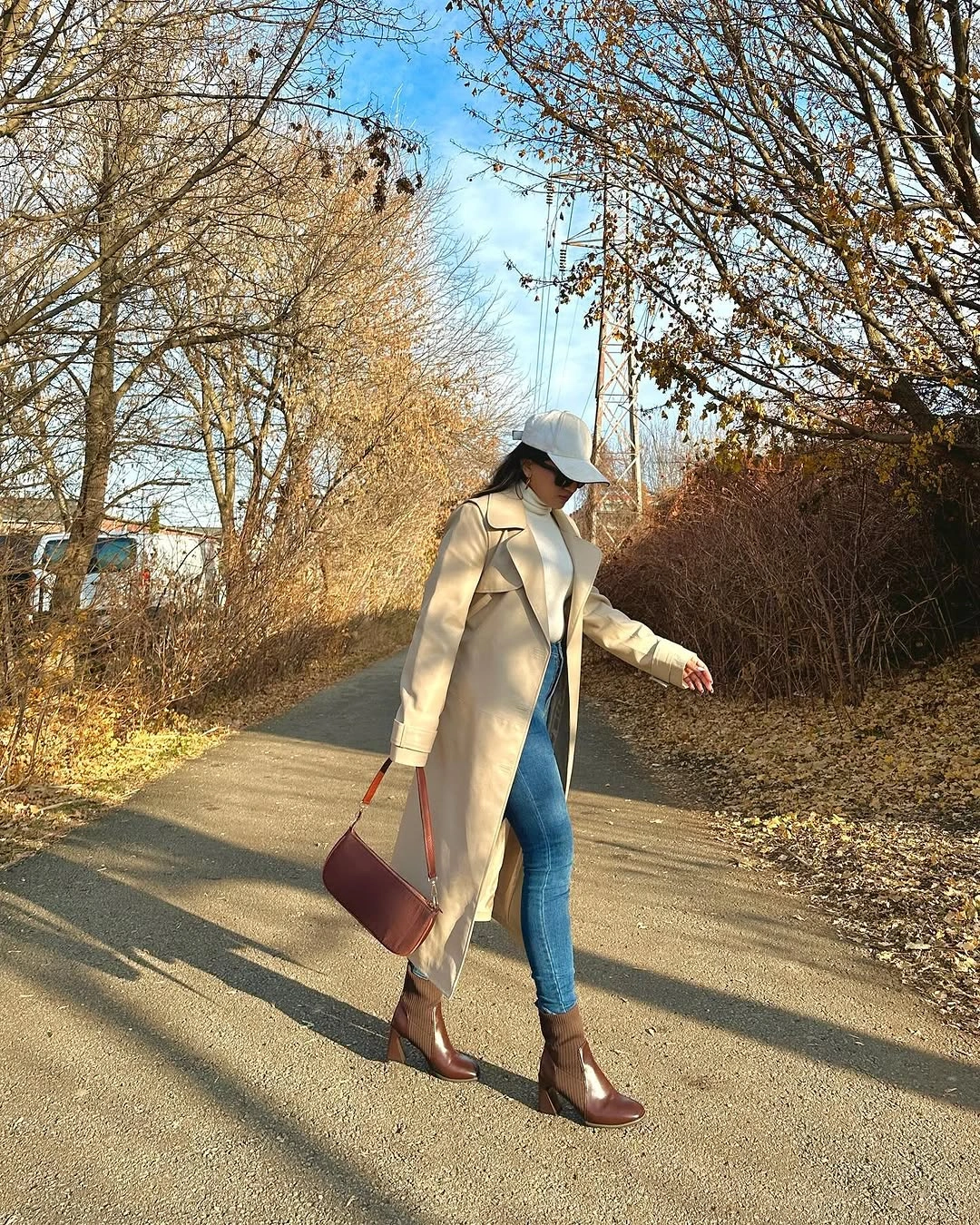 fall travel outfits 2026 Classic Trench Coats That Elevate Every Journey