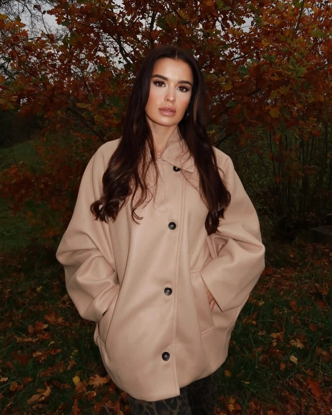 fall travel outfits 2026 Minimal Neutrals That Always Feel Expensive