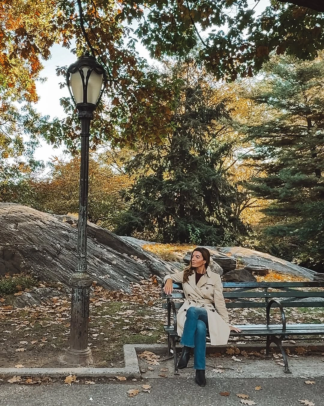 fall travel outfits 2026 Timeless Trench Coats for Peaceful Autumn Afternoons