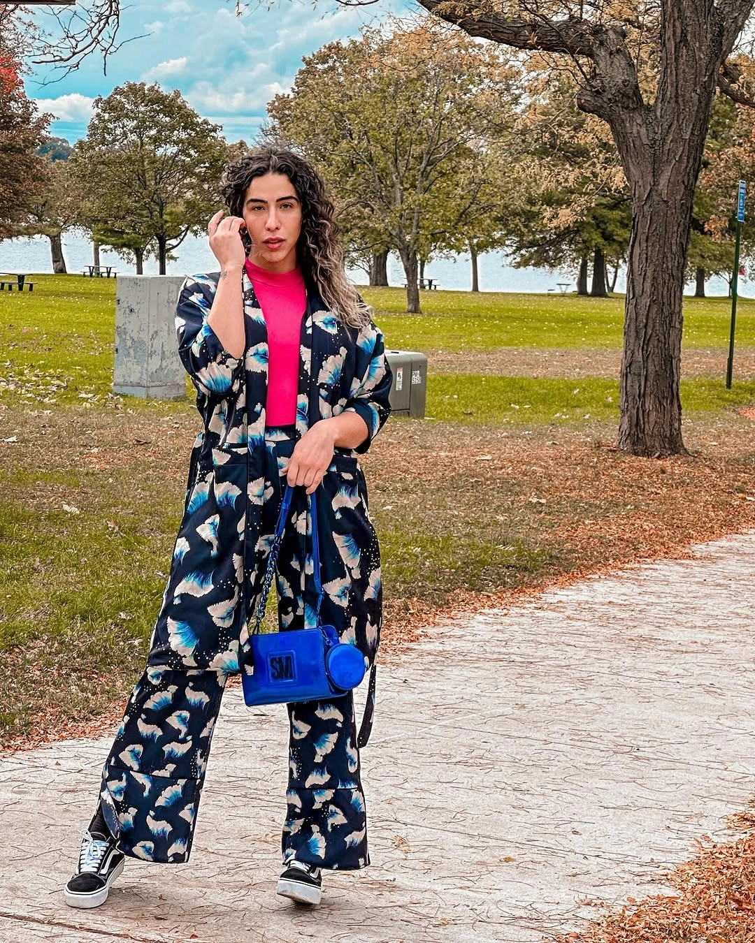 fall travel outfits 2026 Bold Prints That Turn Everyday Sightseeing into a Fashion Moment