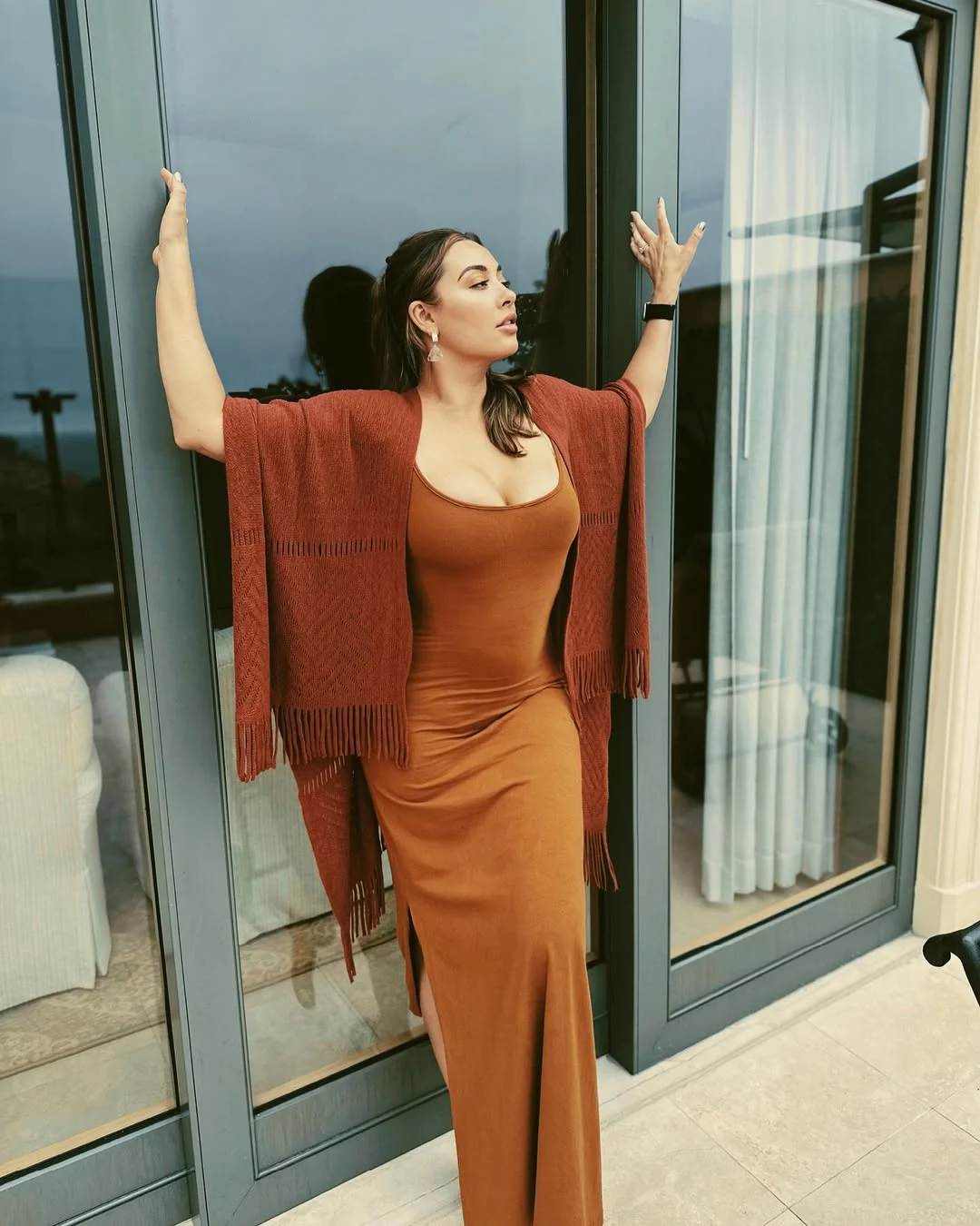 fall travel wardrobe for women 2026 Warm Sunset Tones for Relaxed Resort Evenings