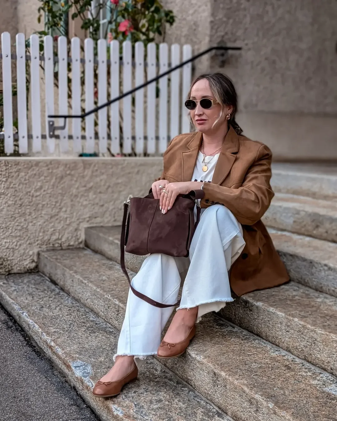 fall travel wardrobe for women 2026 Relaxed Smart Casual Looks for Warm Autumn Destinations