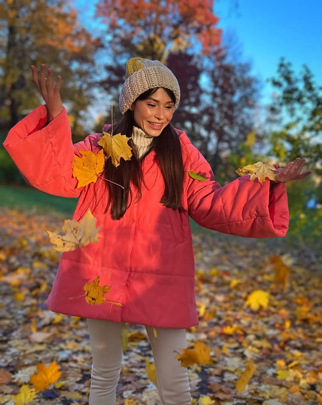 fall travel wardrobe for women 2026 Adding a Pop of Color to Gray Fall Days