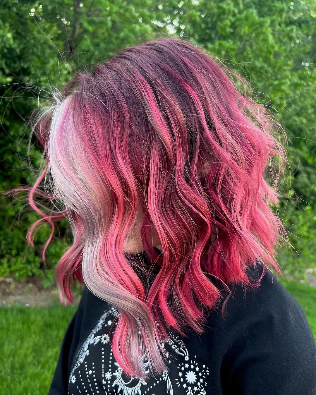august hairstyles and color ideas 2026 Berry Pink Money Pieces With Dimensional Rose Waves