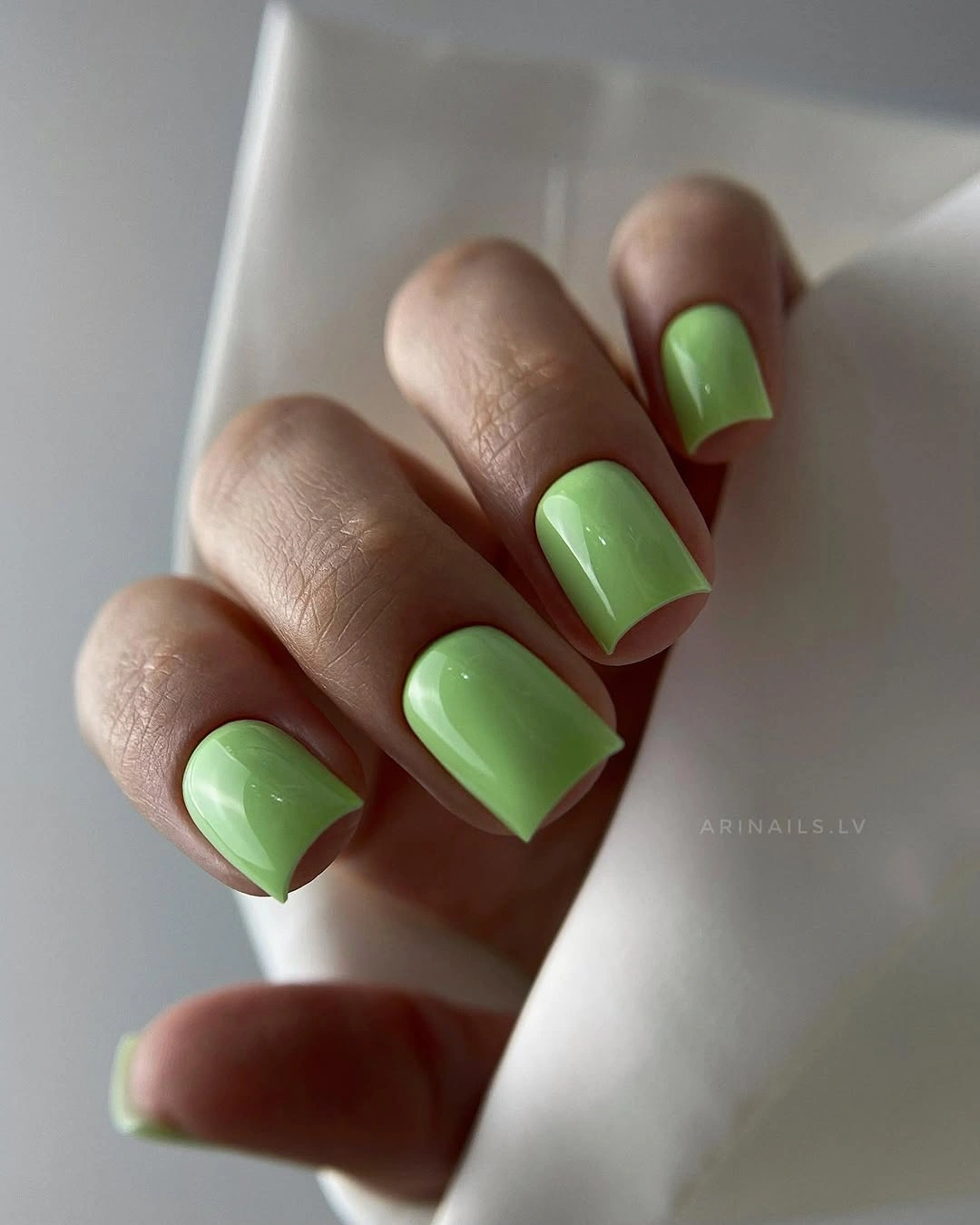 august nails color 2026 Soft Pistachio Green for Quiet Summer Elegance