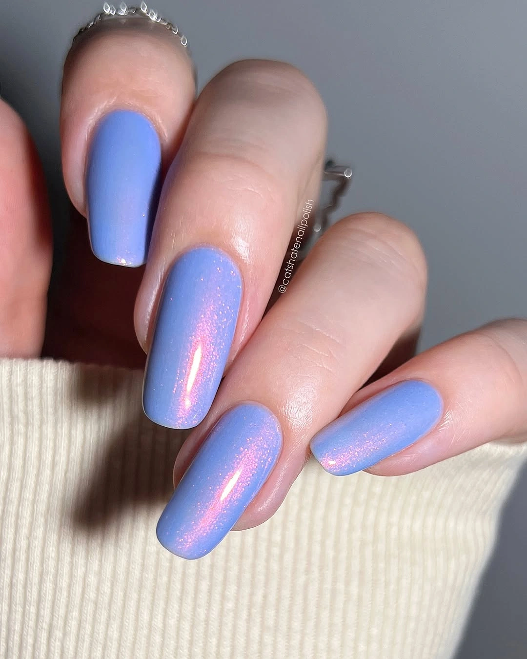 august nails ideas 2026 Soft Lavender Chrome Nails With an Ethereal Glow