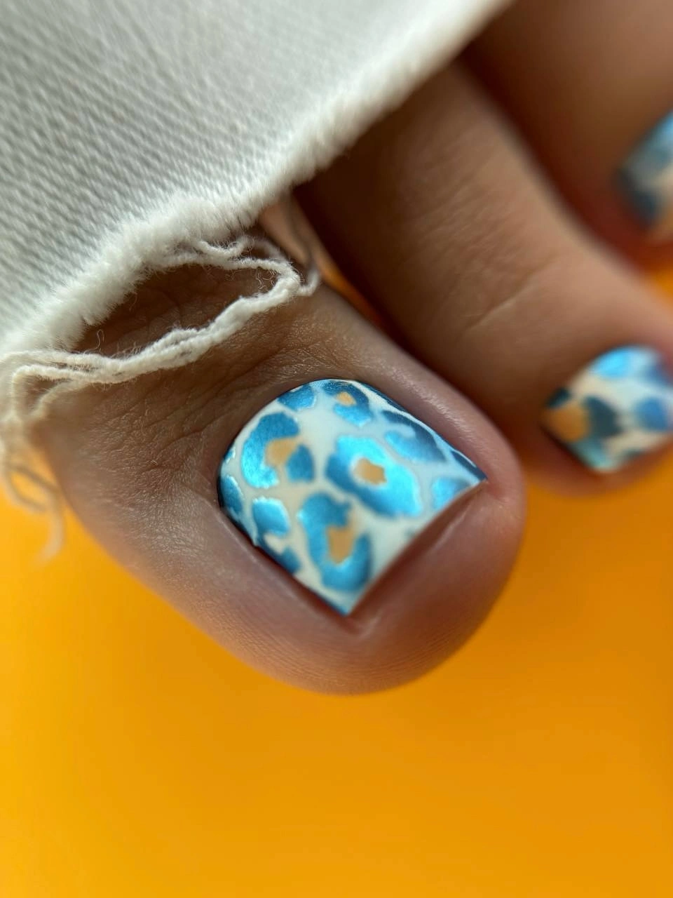 august toe nails 2026 Blue Leopard Print with a Modern Artistic Twist