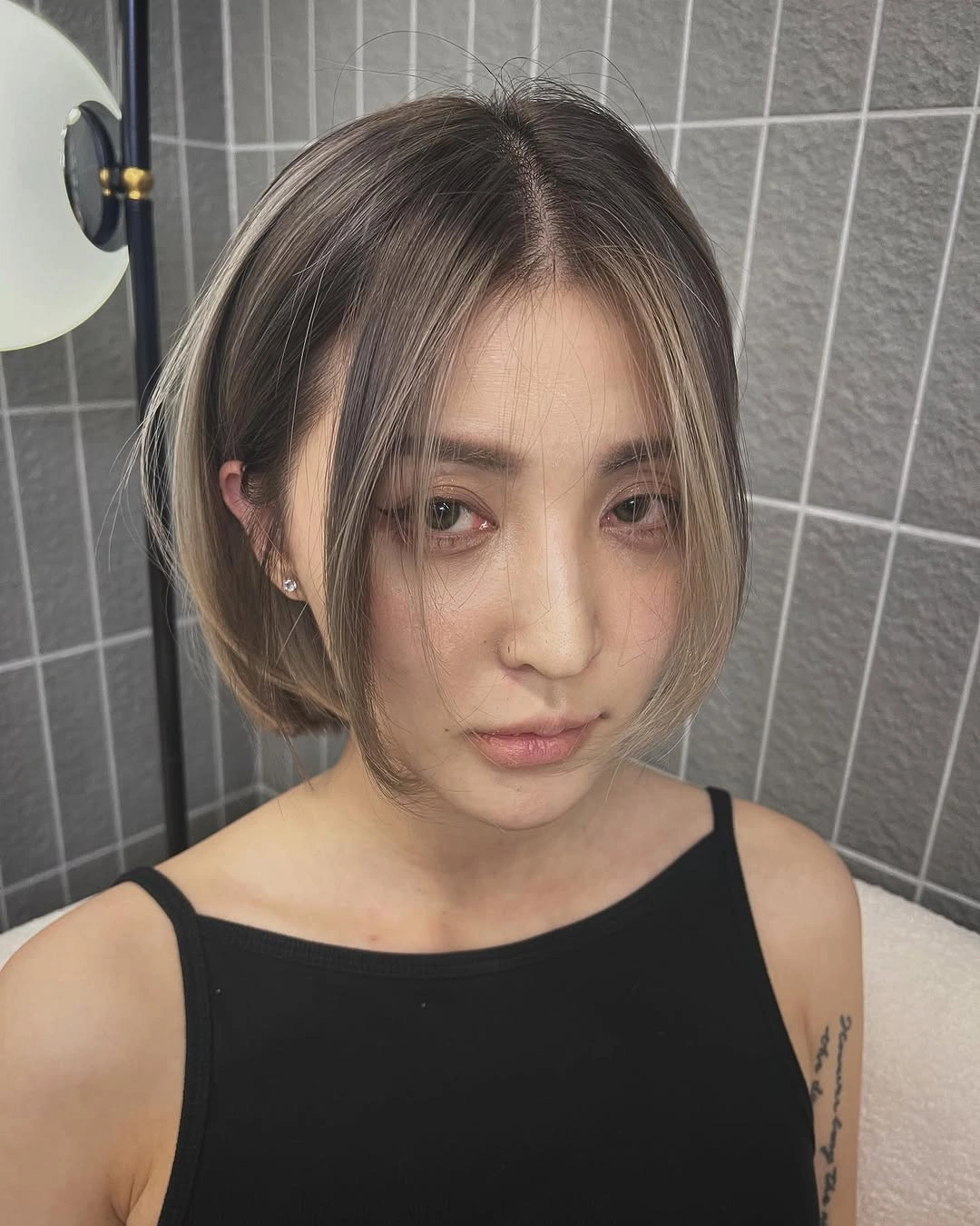 babylights hair ideas Smoky Mushroom Bob with Face-Framing Babylights