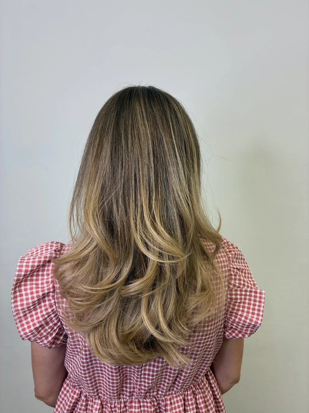 babylights hair ideas Honey Beige Babylights with Soft Feathered Ends