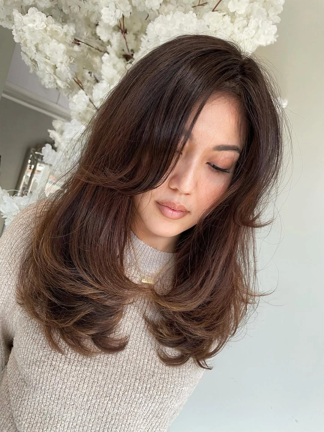chestnut brown hair color Airy Face-Framing Layers In Medium Chestnut