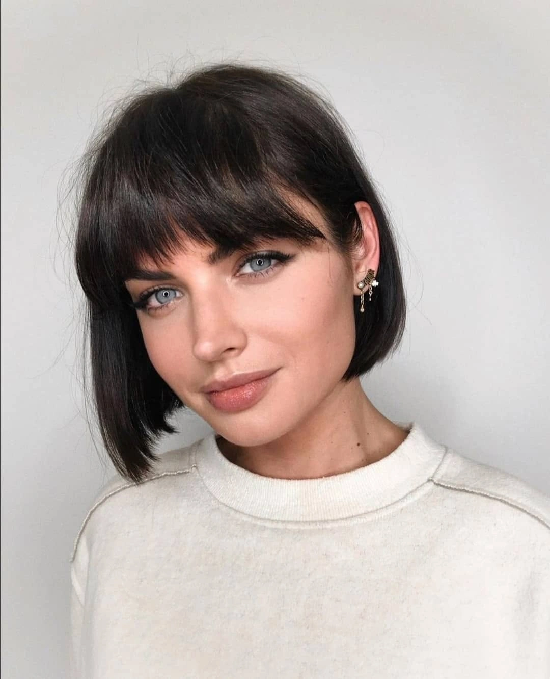 fall bob haircut ideas 2026 Soft French Bob With Full Fringe for an Effortlessly Chic Fall Look