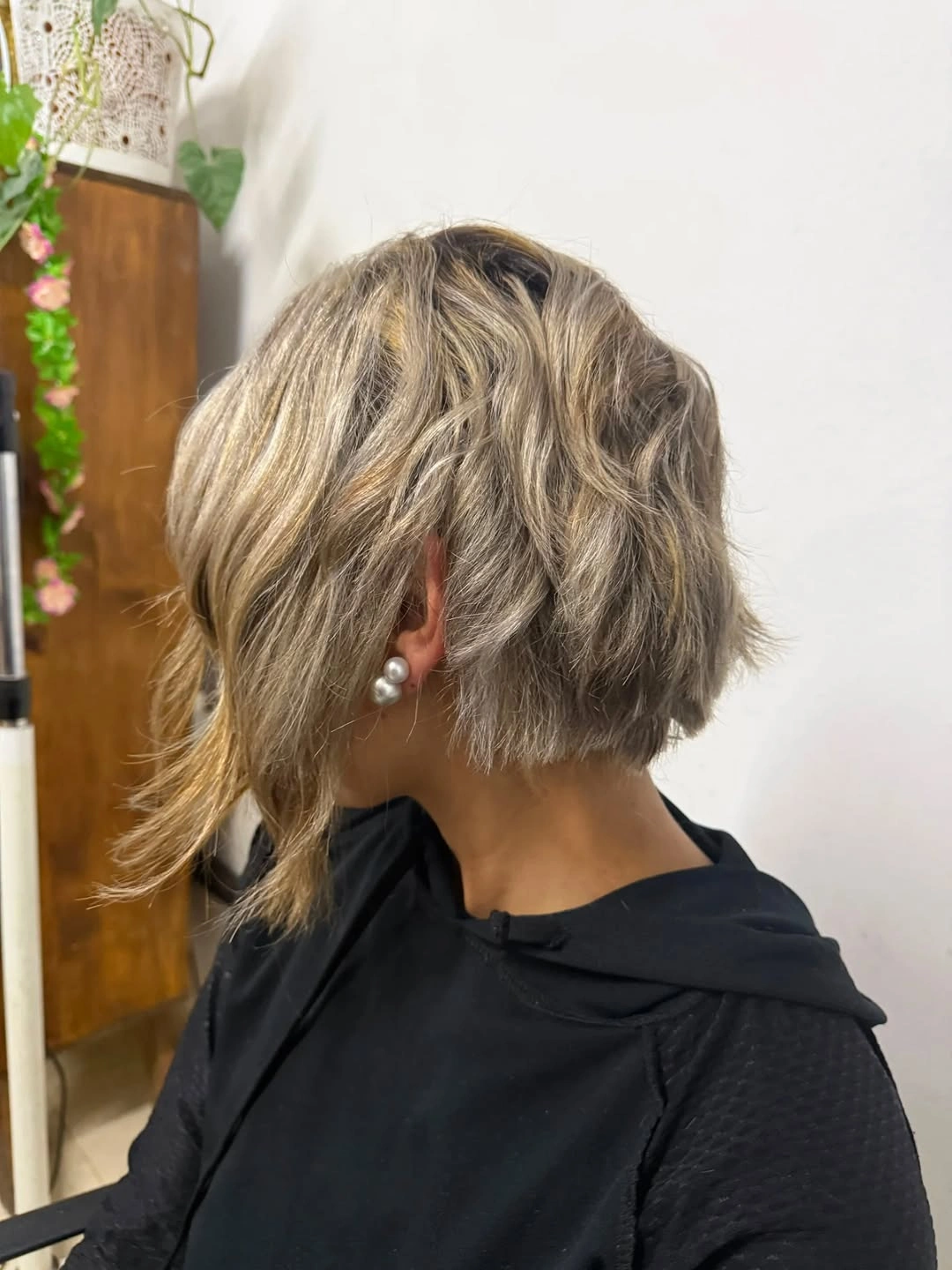 fall bob haircut ideas 2026 Glass Bob With Sleek Espresso Precision