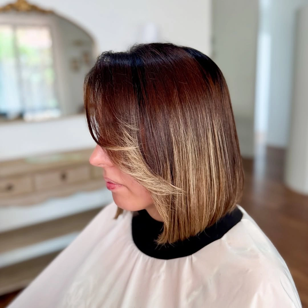 fall bob haircut ideas 2026 Face-Framing Bob With Soft Blonde Money Piece
