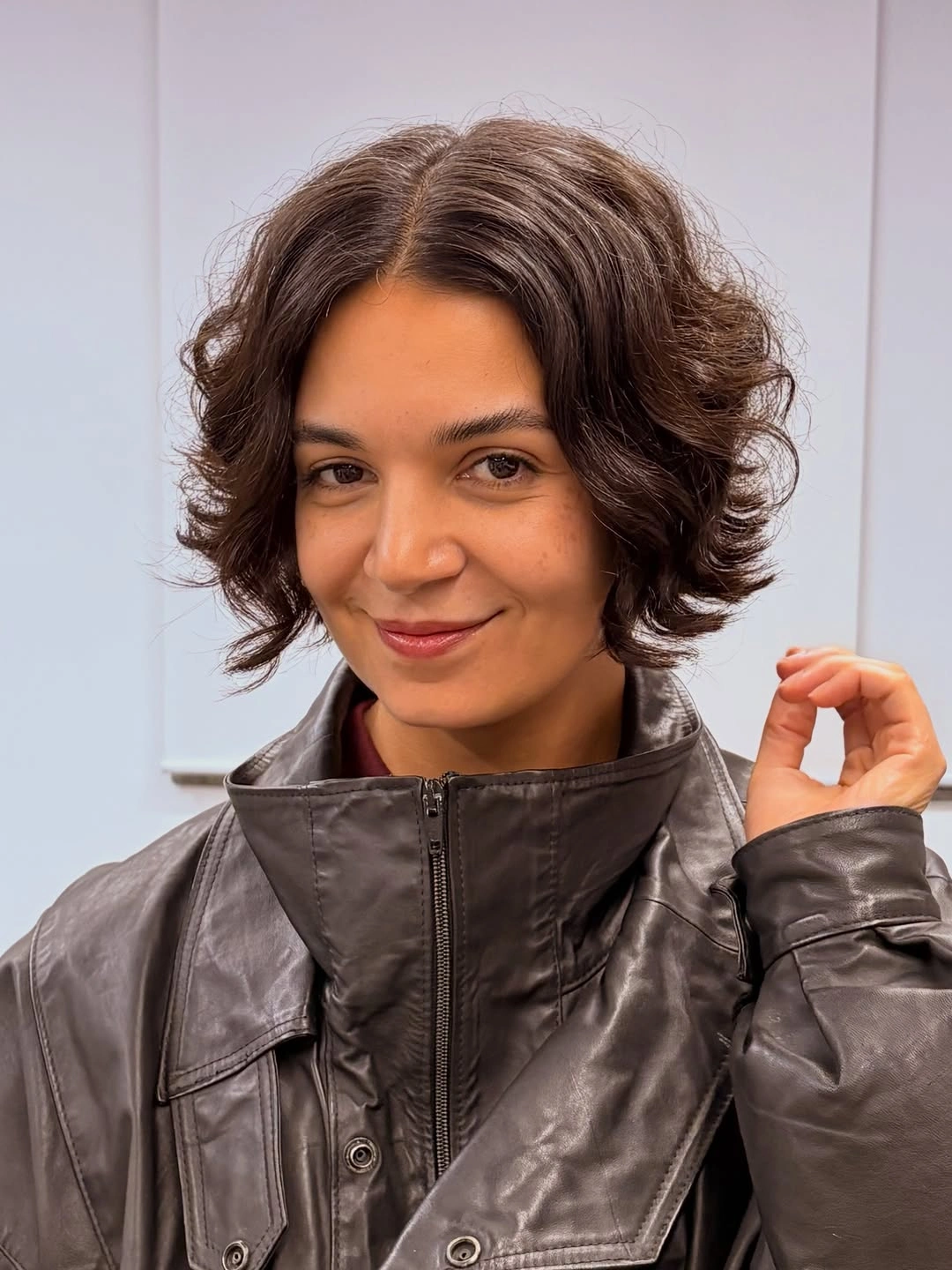 fall bob haircut ideas 2026 Soft Curled Bob With Playful Movement for Cozy Autumn Days