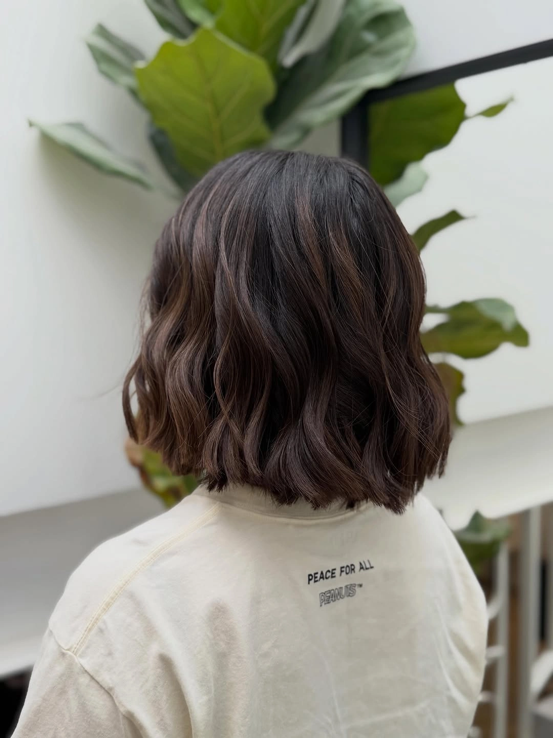 Fall brunette hair colour 2026 Soft Chocolate Wavy Lob with Invisible Highlights