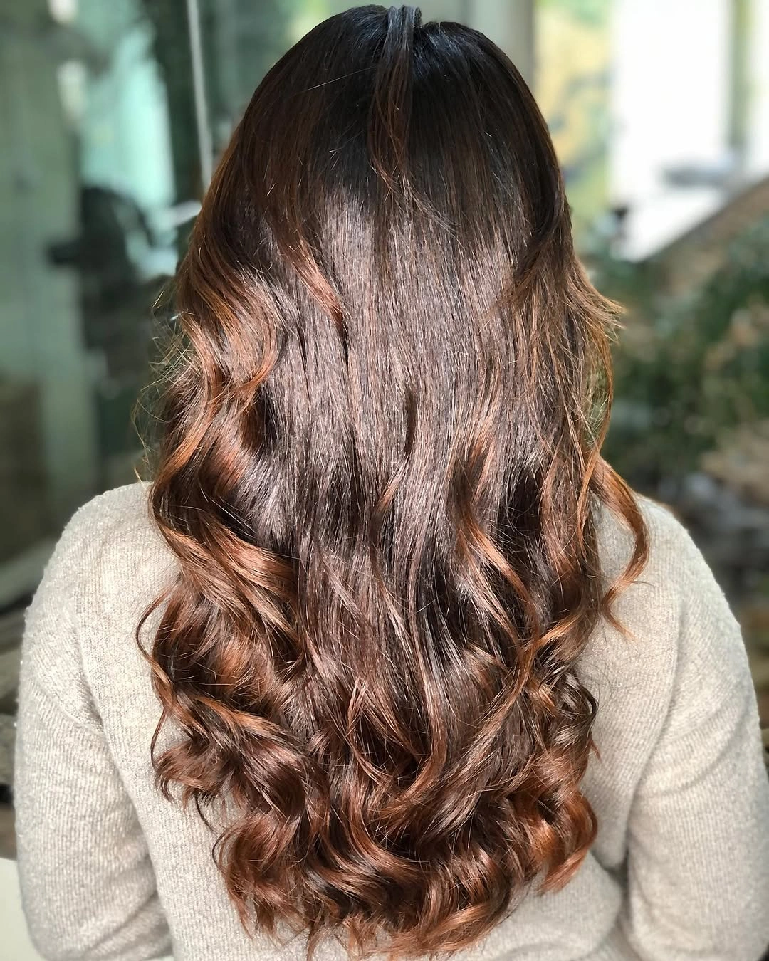 Fall brunette hair colour 2026 Soft Chestnut Brunette with Cinnamon Ribbon Highlights