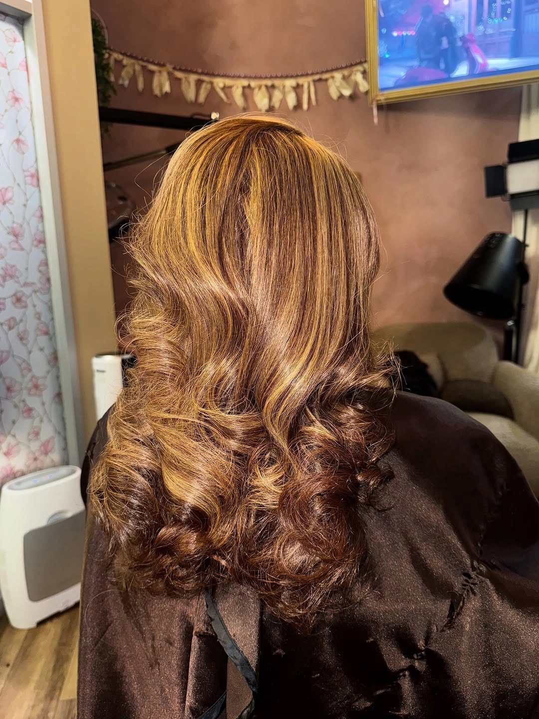 Fall hair colour ideas 2026 Golden Caramel Ribbon Highlights