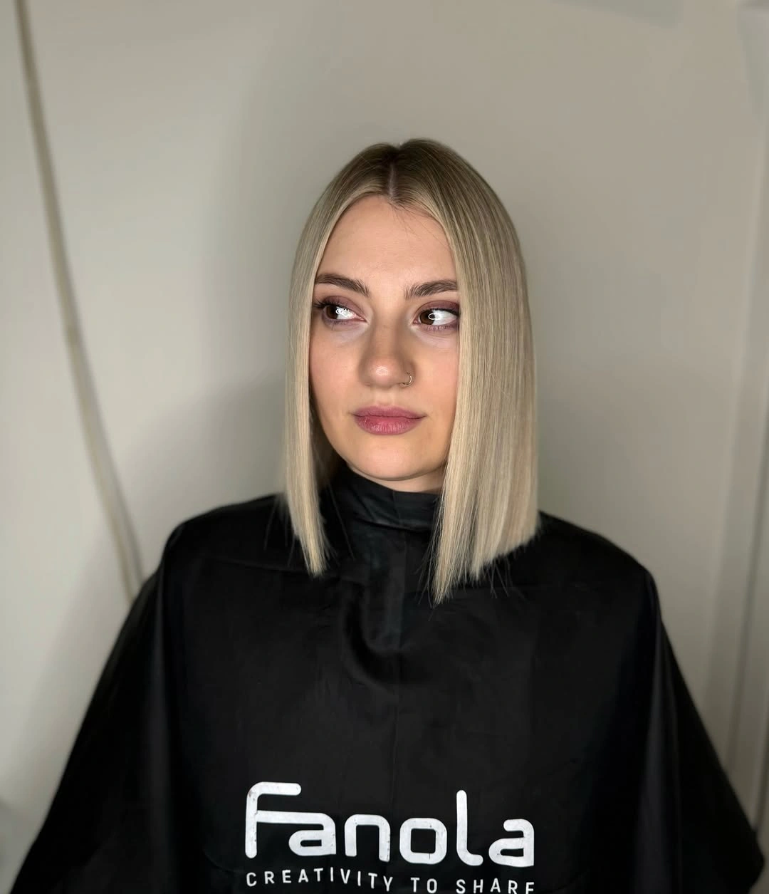 Fall hair colour ideas 2026 Cool Pearl Blonde Precision Bob