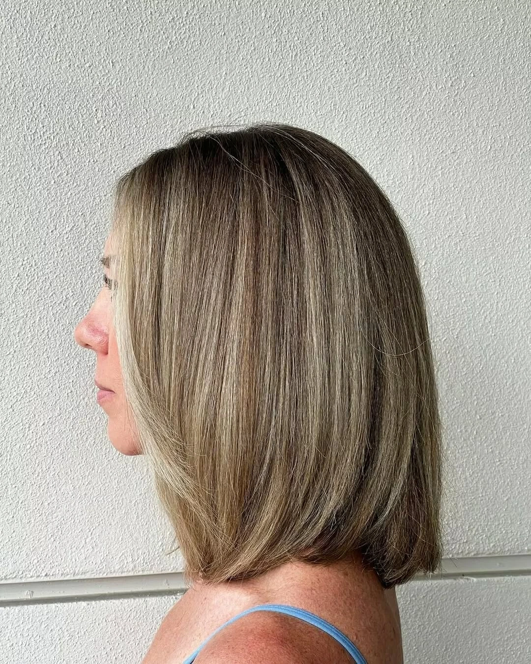 fall haircuts for women 2026 Classic Smooth Lob With Natural Dimension