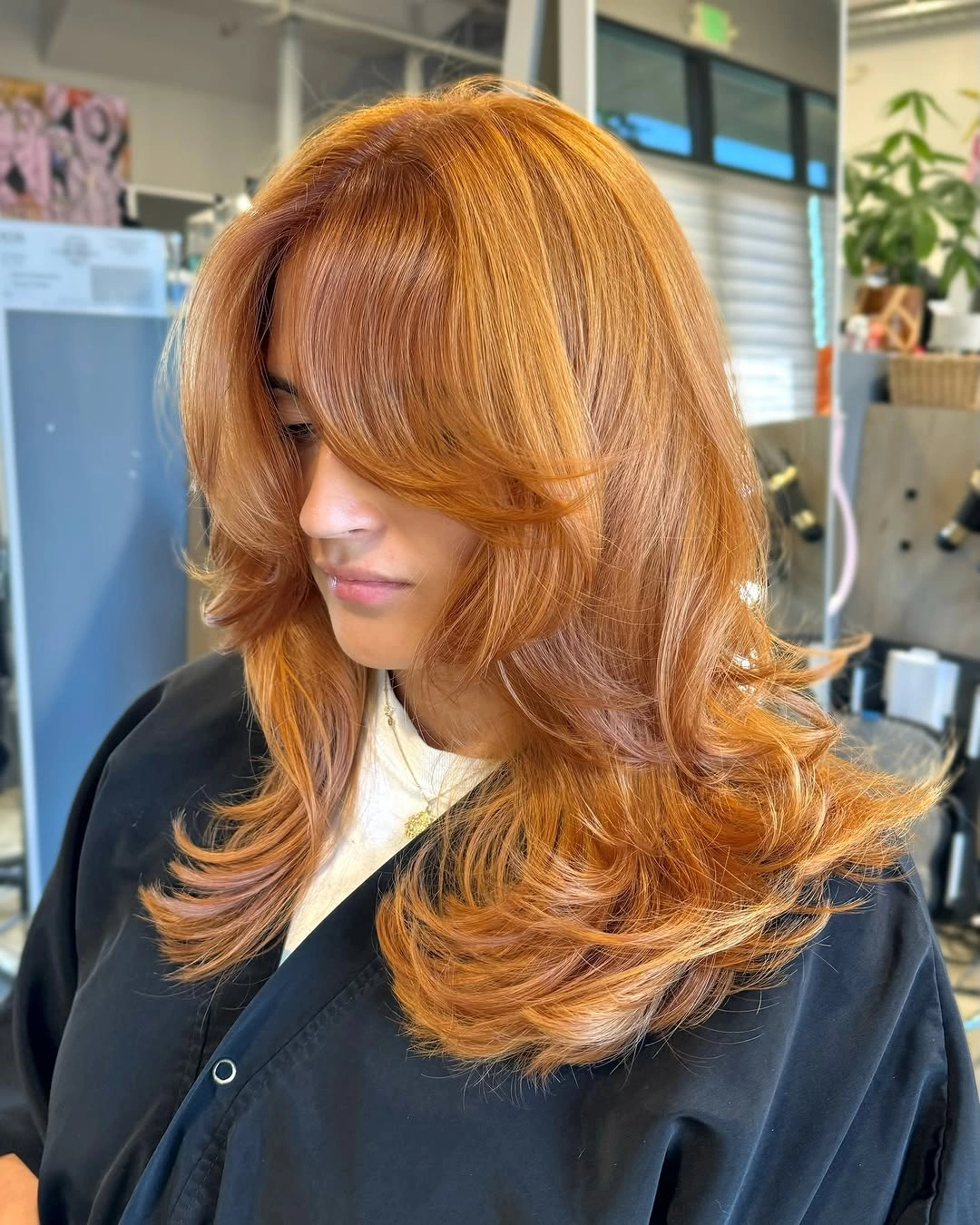 fall hairstyles 2026 Butterfly Layers with Warm Honey Tones for a Soft Autumn Refresh