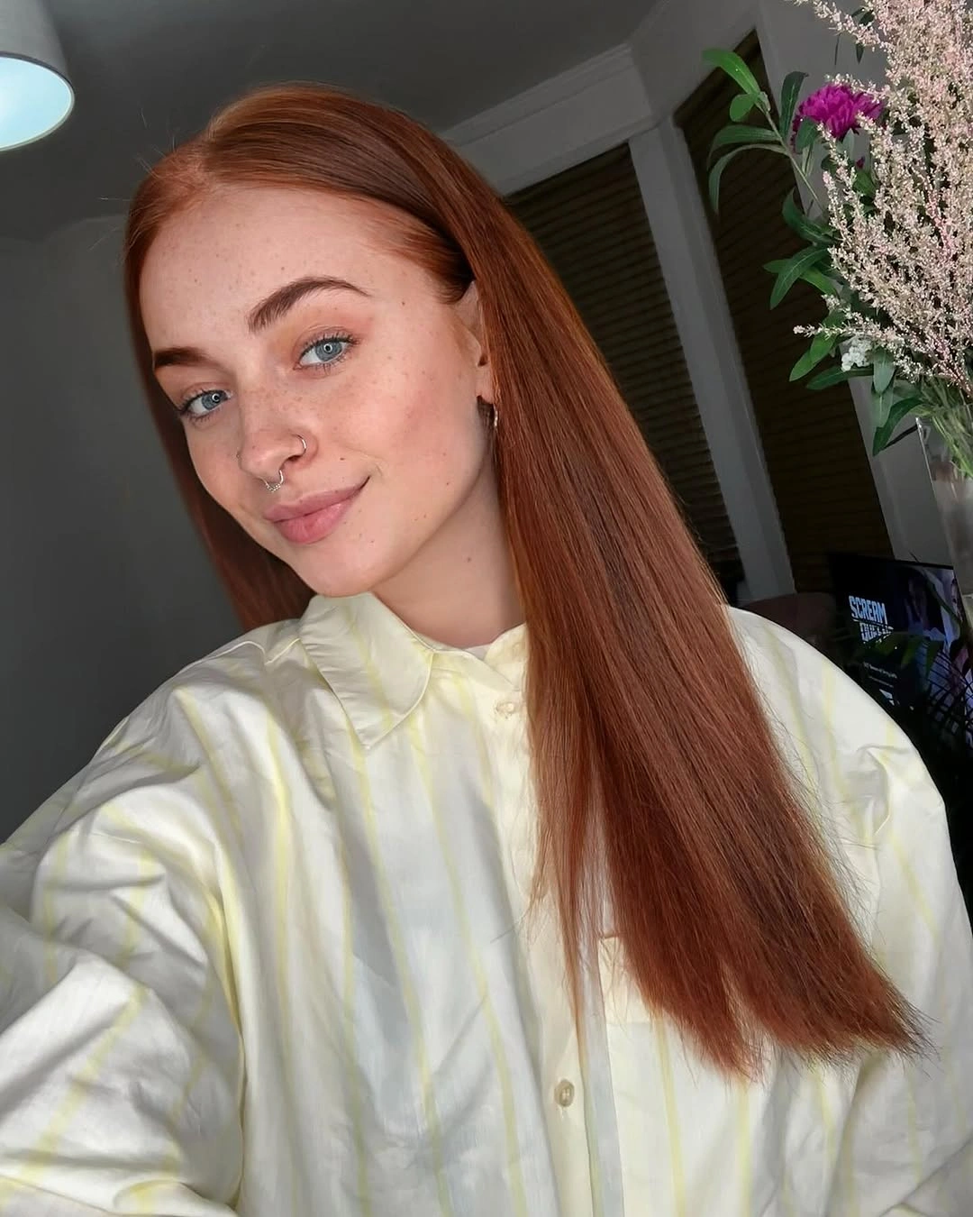 fall hairstyles for long hair 2026 Classic Copper Straight Hair with Effortless Autumn Elegance