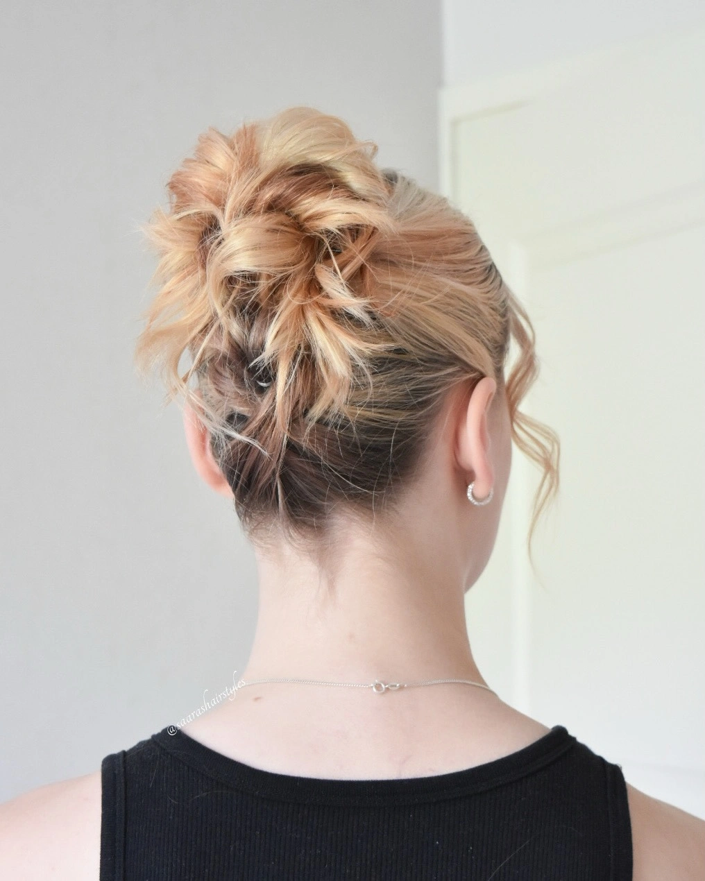 Fall hairstyles for office 2026 Relaxed Textured Bun That Looks Effortlessly Chic