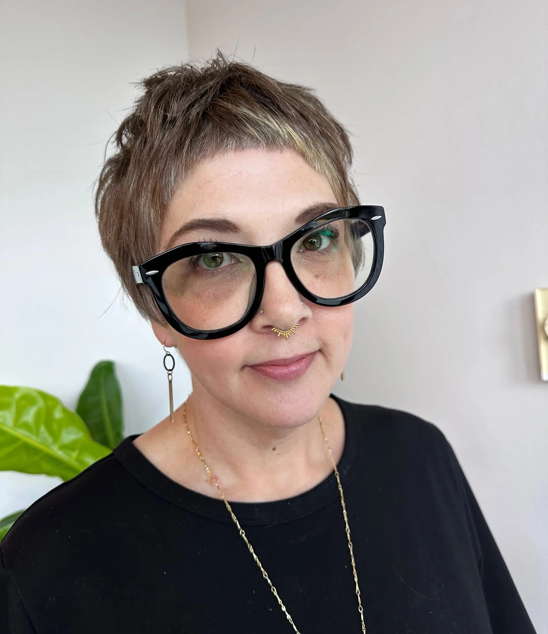 fall pixie haircut ideas 2026 Wispy French Pixie With Natural Dimension