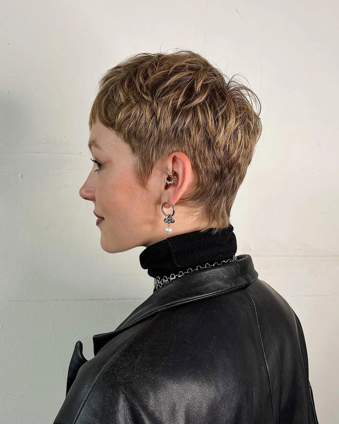 fall pixie haircut ideas 2026 Soft French-Inspired Textured Pixie