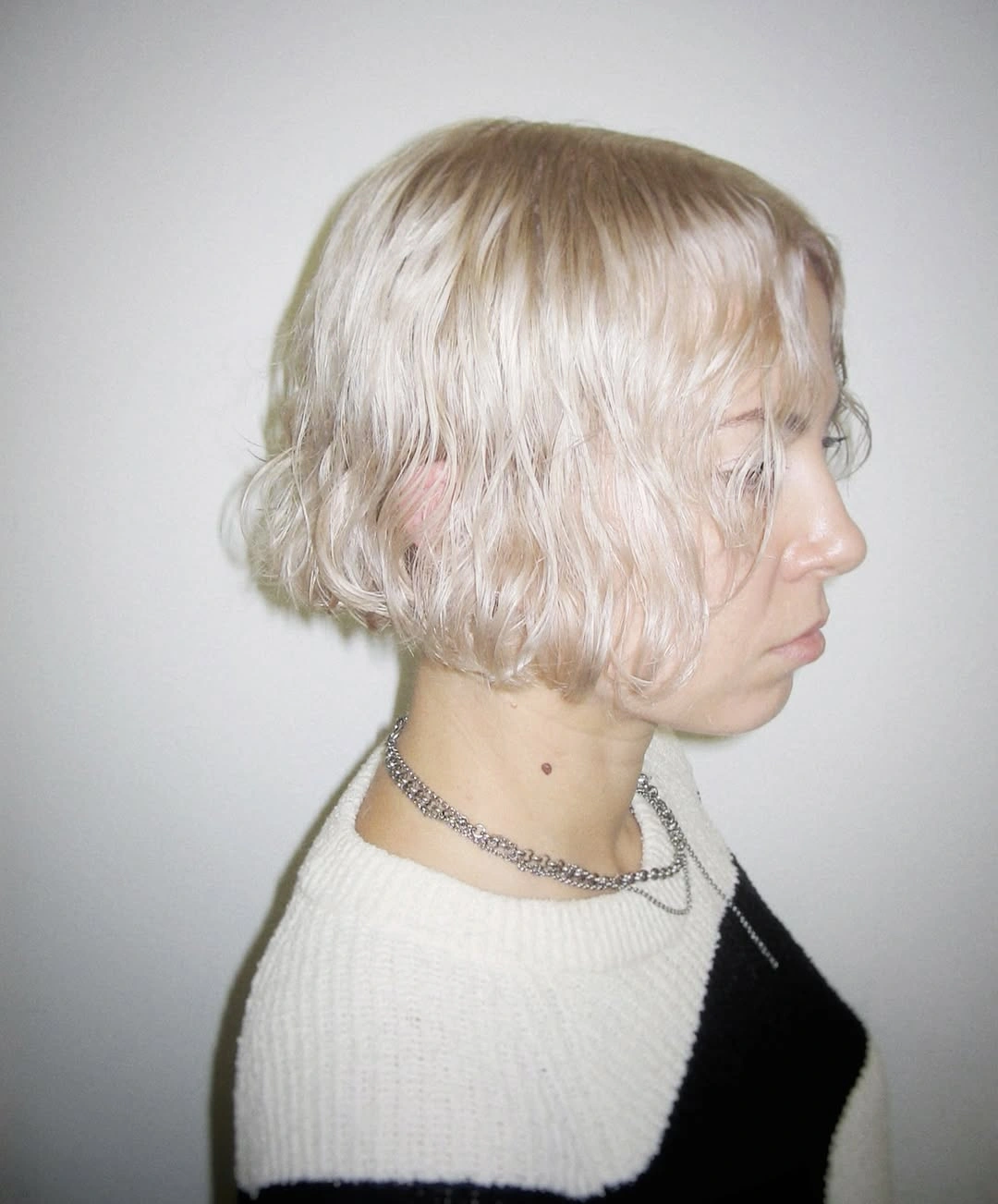 heatless curls hairstyle French Bob with Delicate Heatless Texture