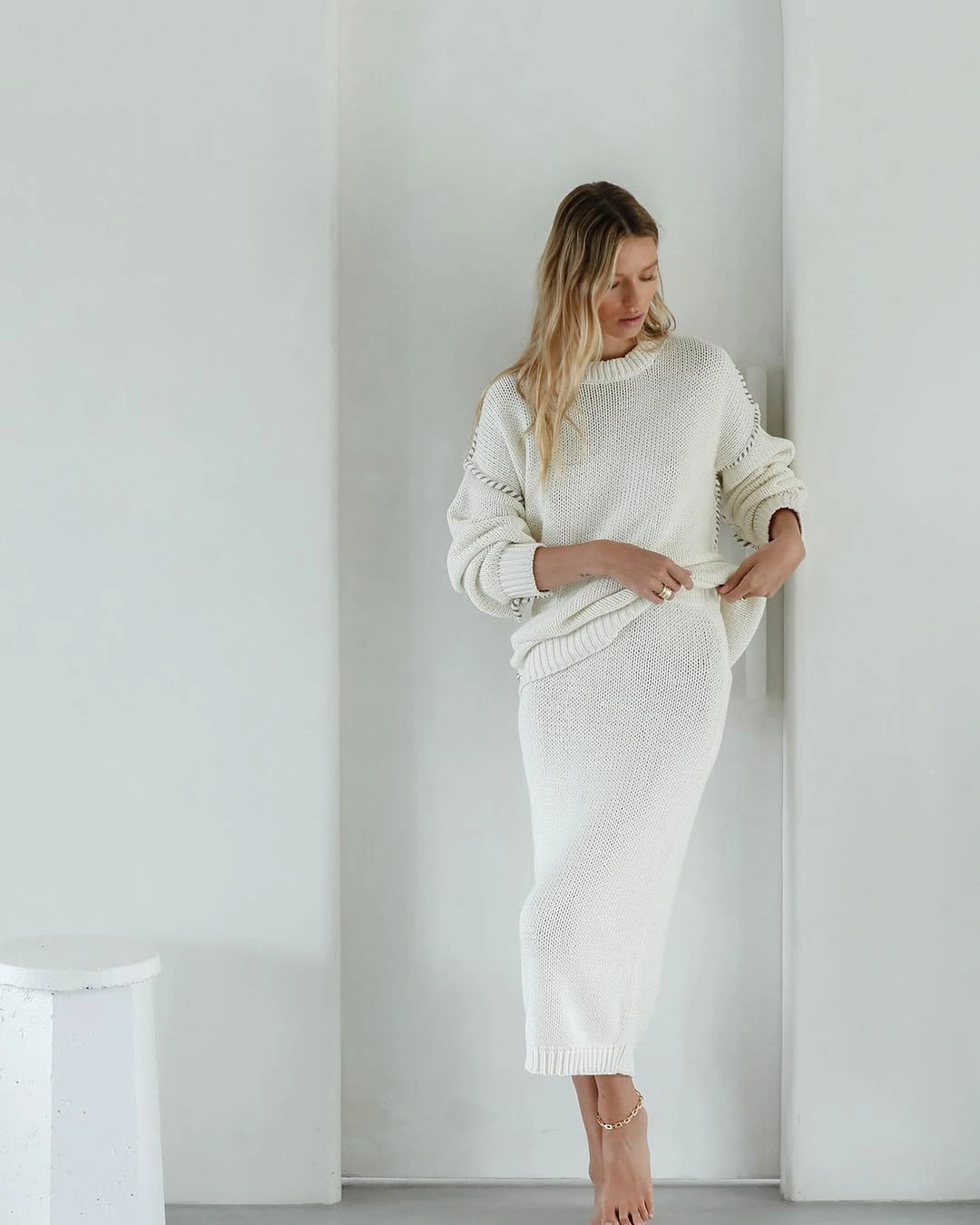 knit skirt outfits fall 2026 Soft White Knit Set for an Elegant Minimalist Fall Wardrobe