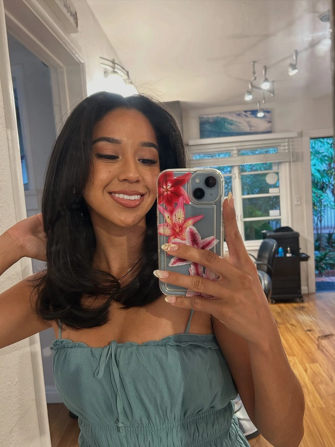September hairstyles ideas 2026 Shoulder Length Blowout With Soft Ends