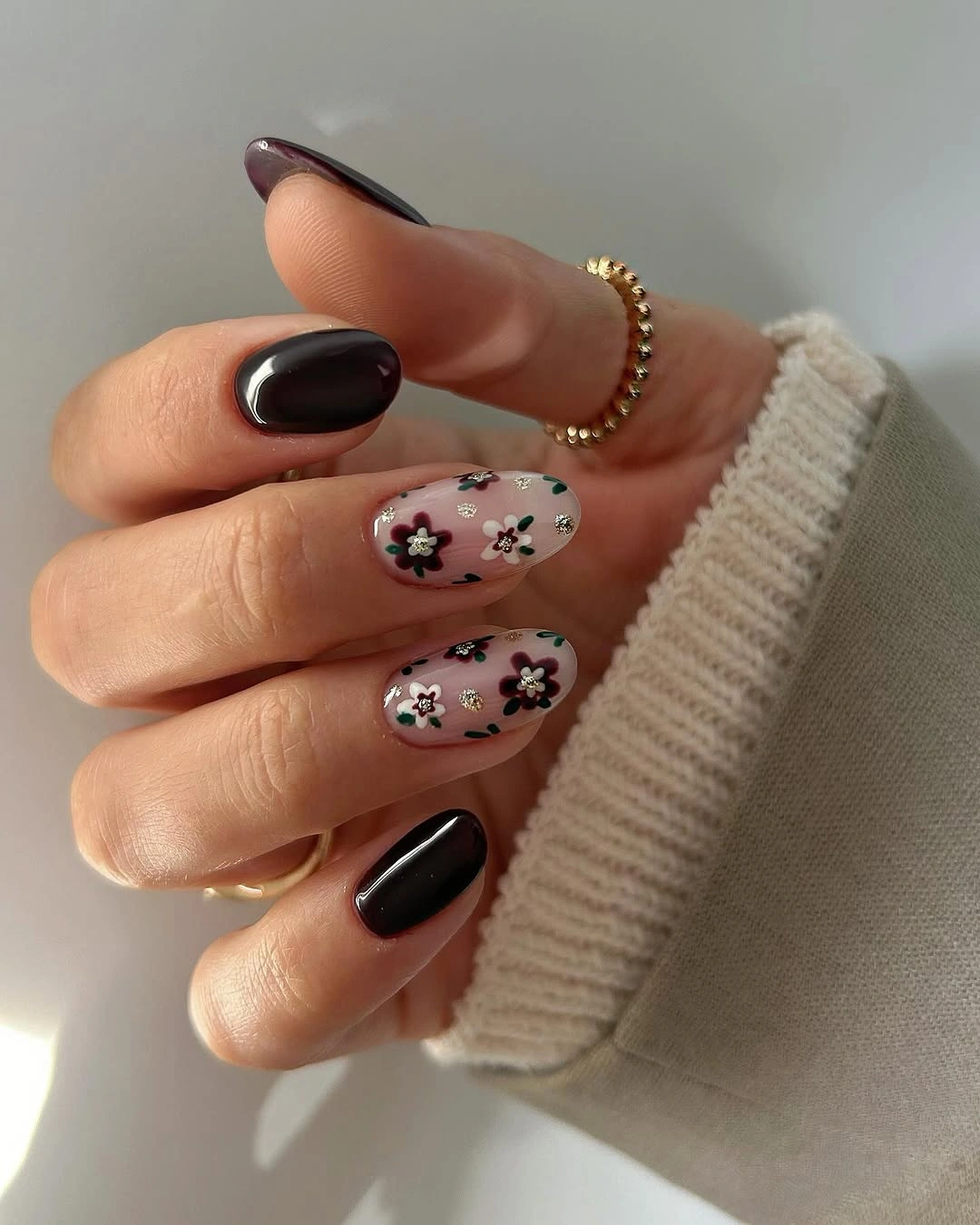 September nail art ideas 2026 Black Nails With Tiny Floral Accent Panels