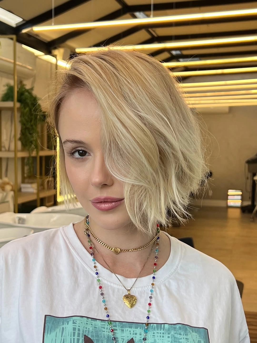 short bobbed hairstyle Modern Blonde Bob with Soft Texture