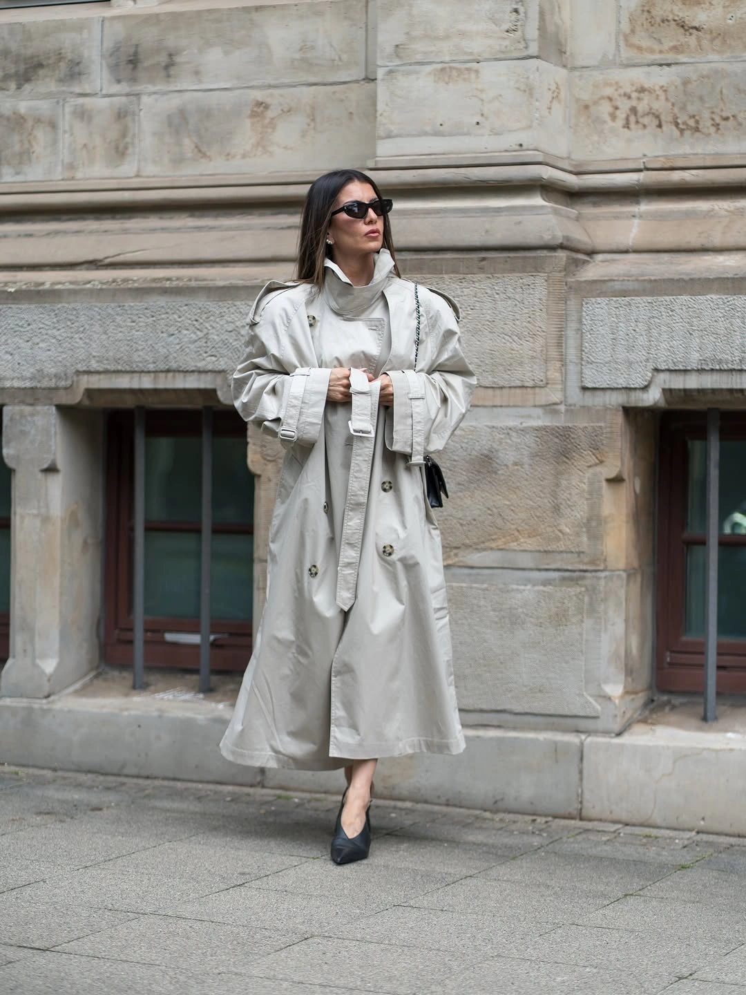 Trench coat fall outfits 2026 Relaxed Oversized Trench with Quiet European Elegance