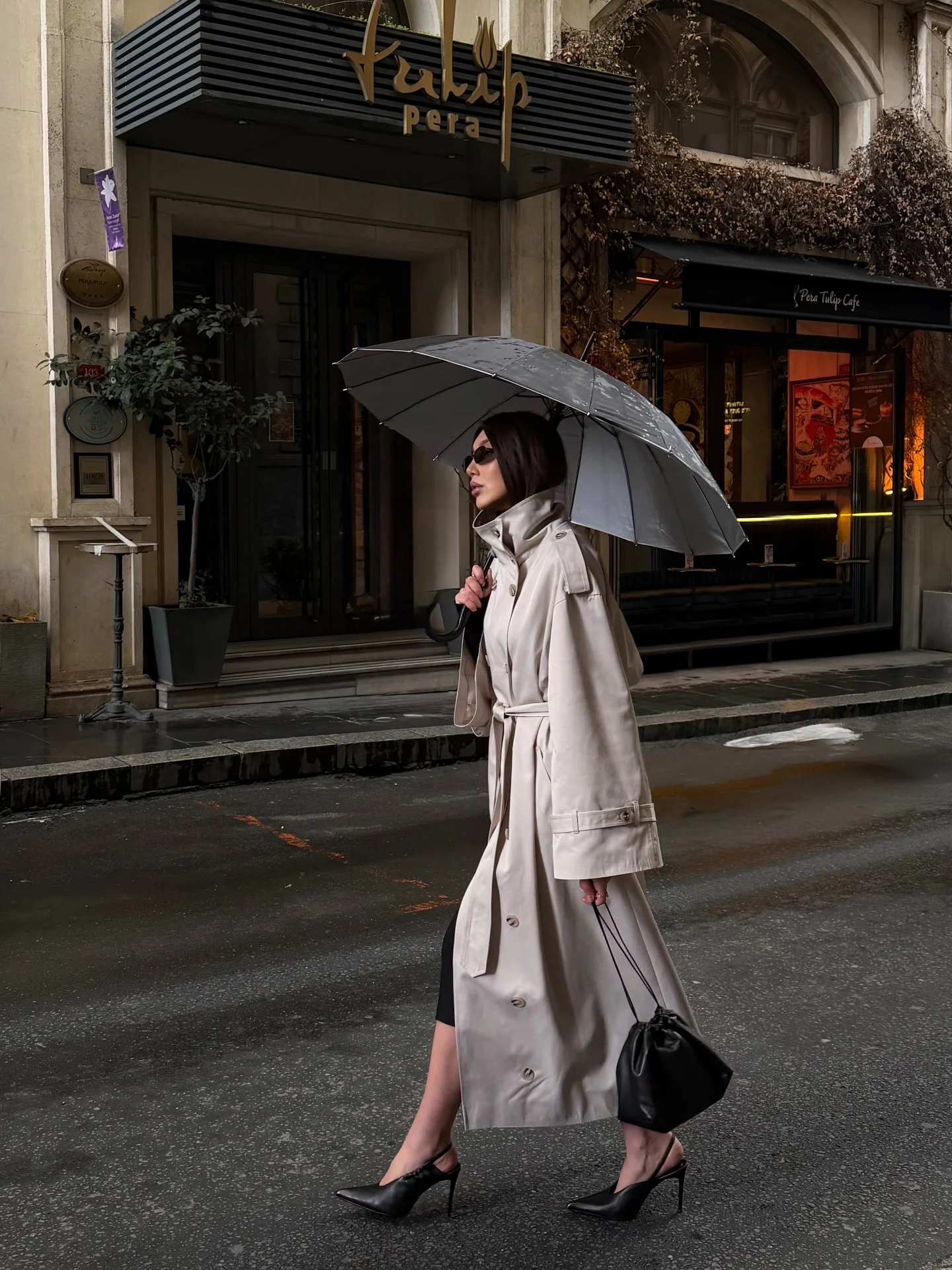 Trench coat fall outfits 2026 Rainy Day Elegance That Never Feels Ordinary