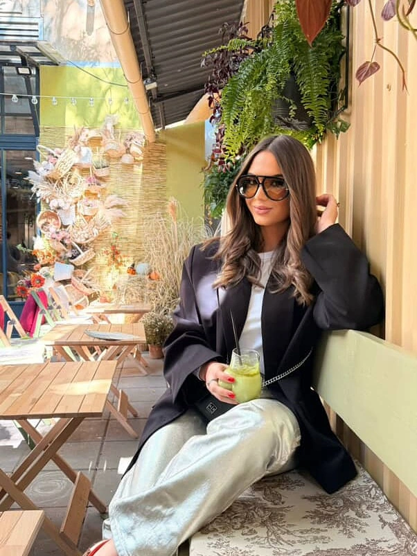 what are must-have fall outfits for 2026 Relaxed Black Blazer Styling for Everyday Fall Moments