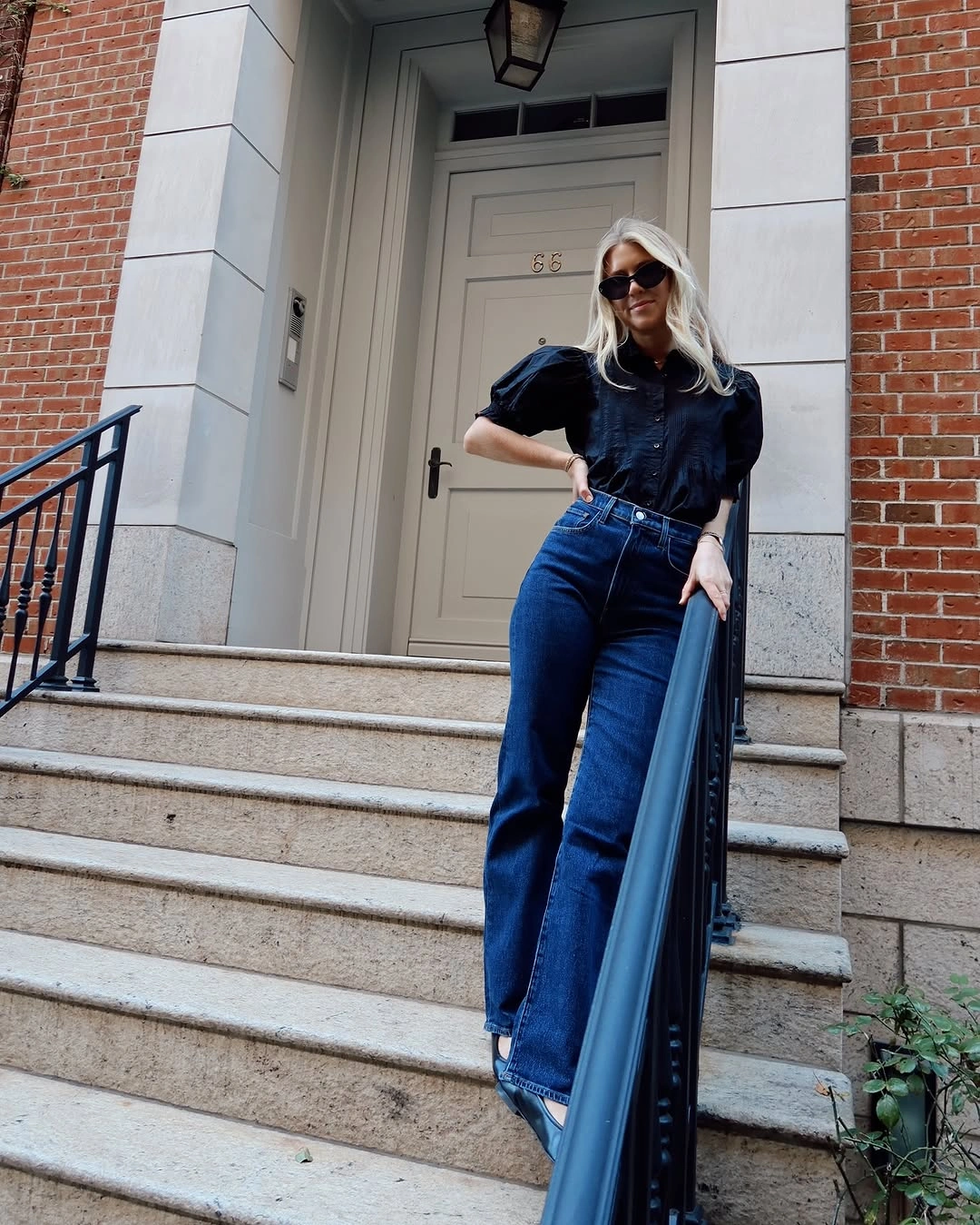 what are the best fall outfits for casual days? Dark Denim and Puff Sleeves for Effortless Casual Style
