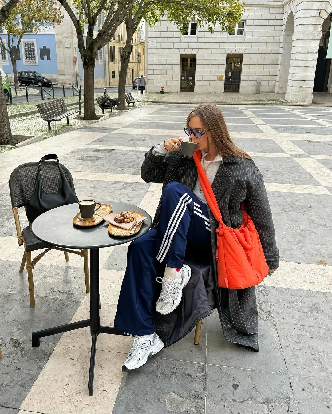 what are the best fall outfits for casual days? Sporty Layers with Tailored Outerwear for Modern City Days