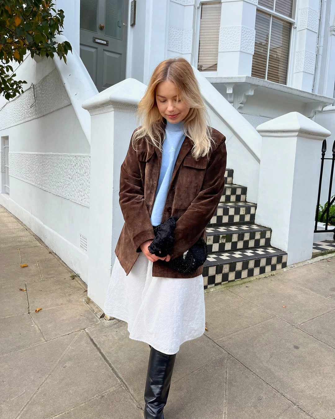 what are the best fall outfits for casual days? Soft Neutrals with Rich Brown Texture
