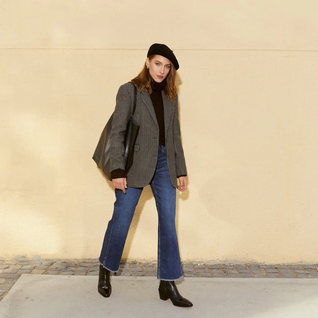 wide leg jeans outfit fall 2026 Black Blazer And Cropped Denim For Parisian Fall Style