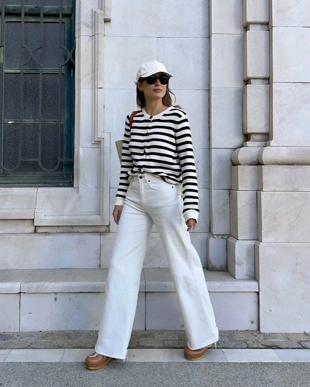 wide leg jeans outfit fall 2026 Fresh White Wide-Leg Denim With Parisian Stripes