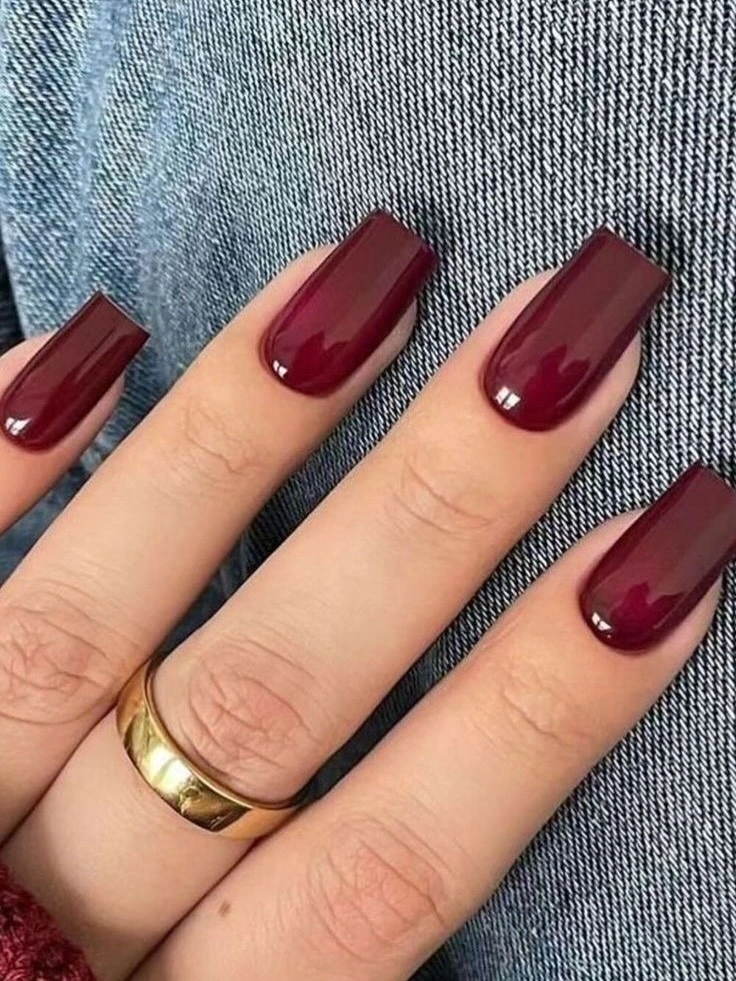 Medium square nails in glossy deep burgundy