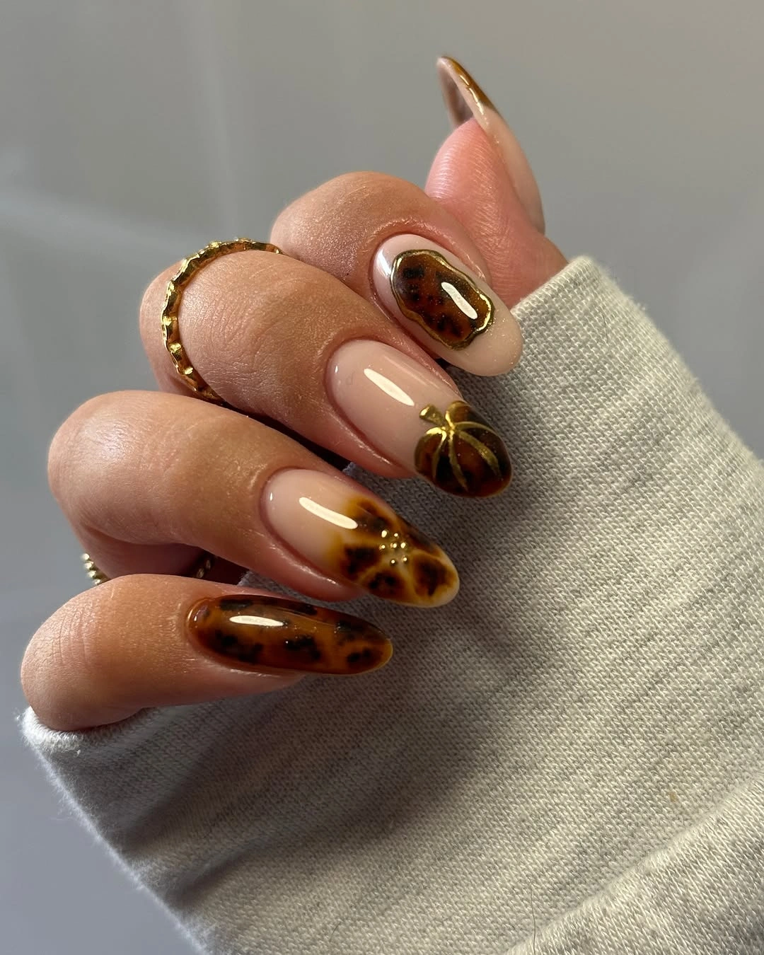 Amber Tortoiseshell with Fine Gold Lines
