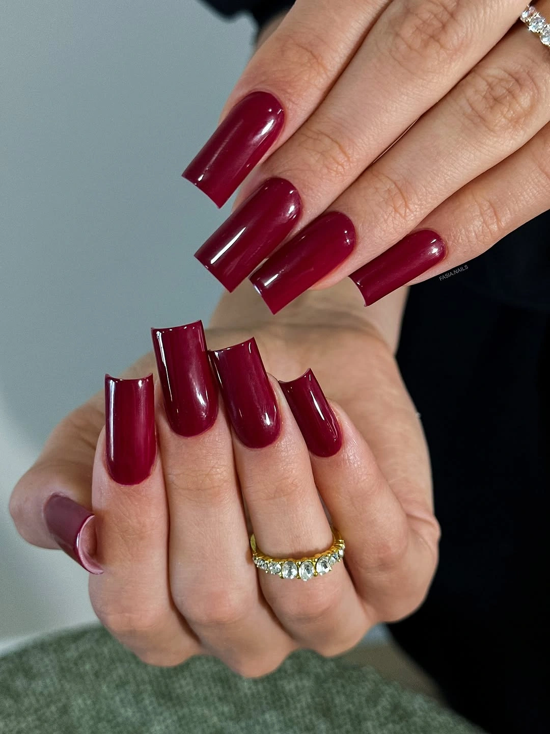 Glossy burgundy medium square nails in one solid color