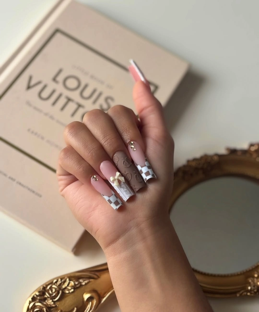 Pink square nails with gray silver shimmer and outlined tips