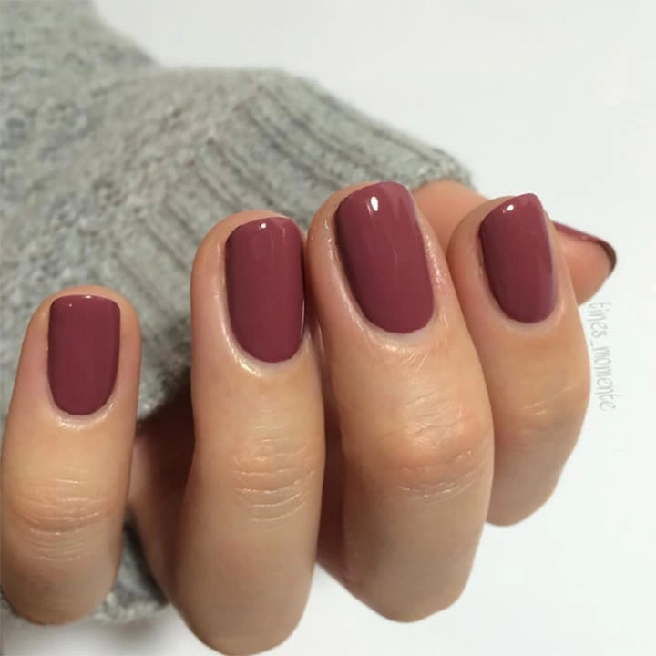 dusty mauve very short nails with glossy finish
